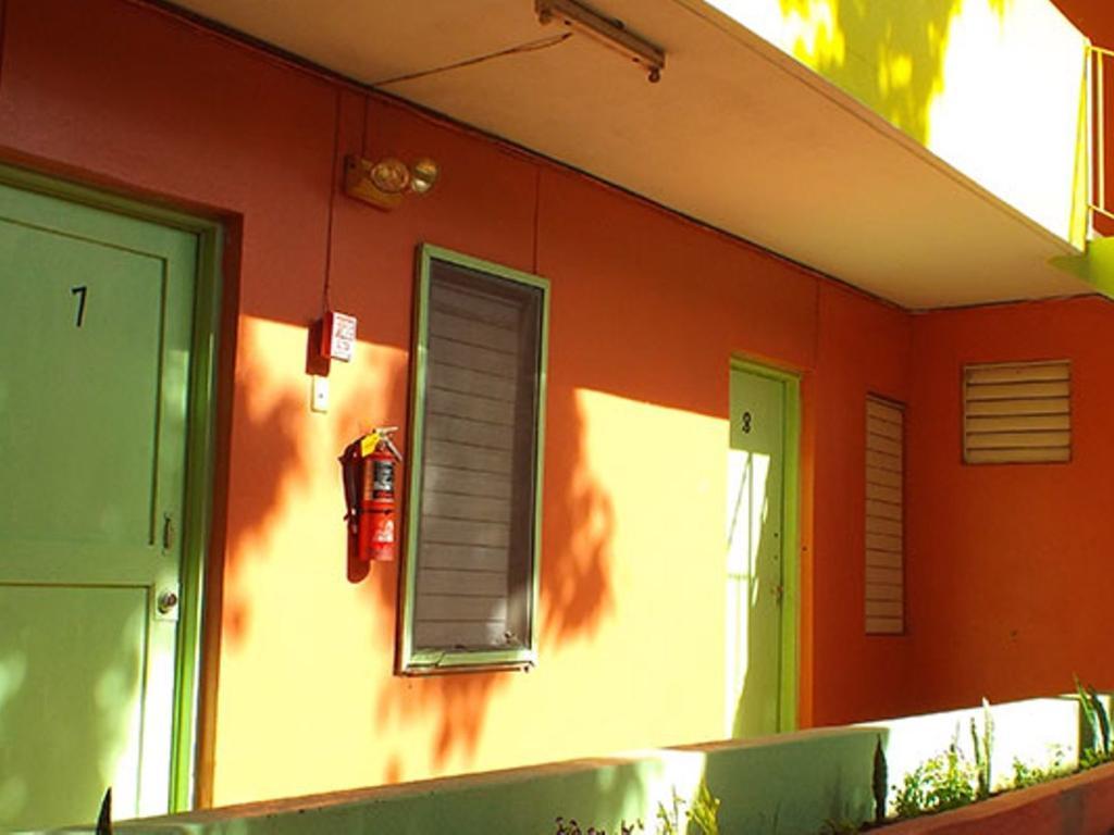 Tropical Court Inn New Kingston Exteriér fotografie