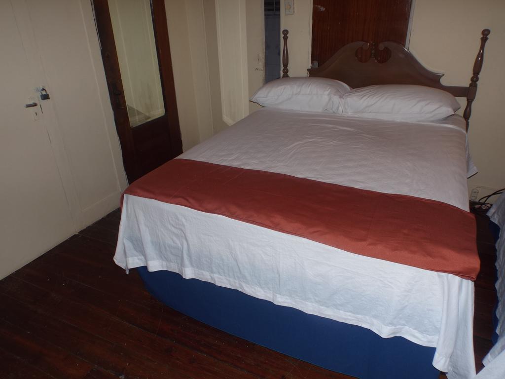 Tropical Court Inn New Kingston Pokoj fotografie