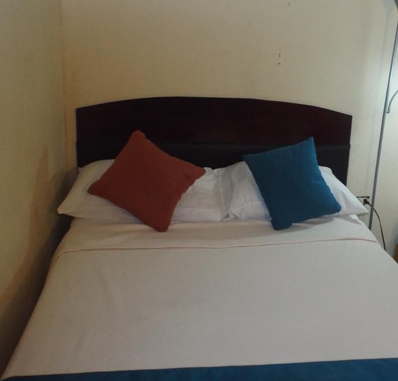 Tropical Court Inn New Kingston Pokoj fotografie