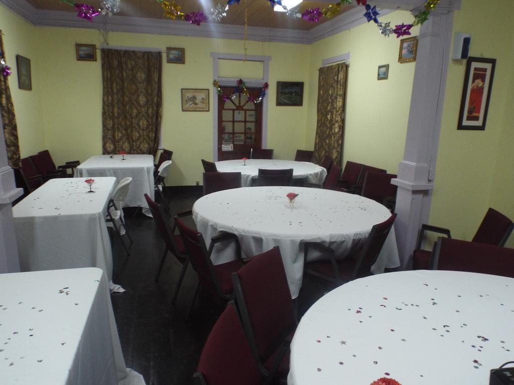 Tropical Court Inn New Kingston Exteriér fotografie