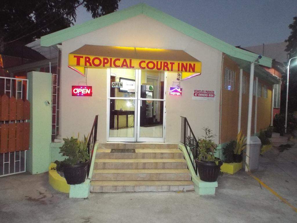 Tropical Court Inn New Kingston Exteriér fotografie