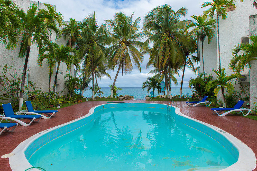 Tropical Court Inn New Kingston Exteriér fotografie